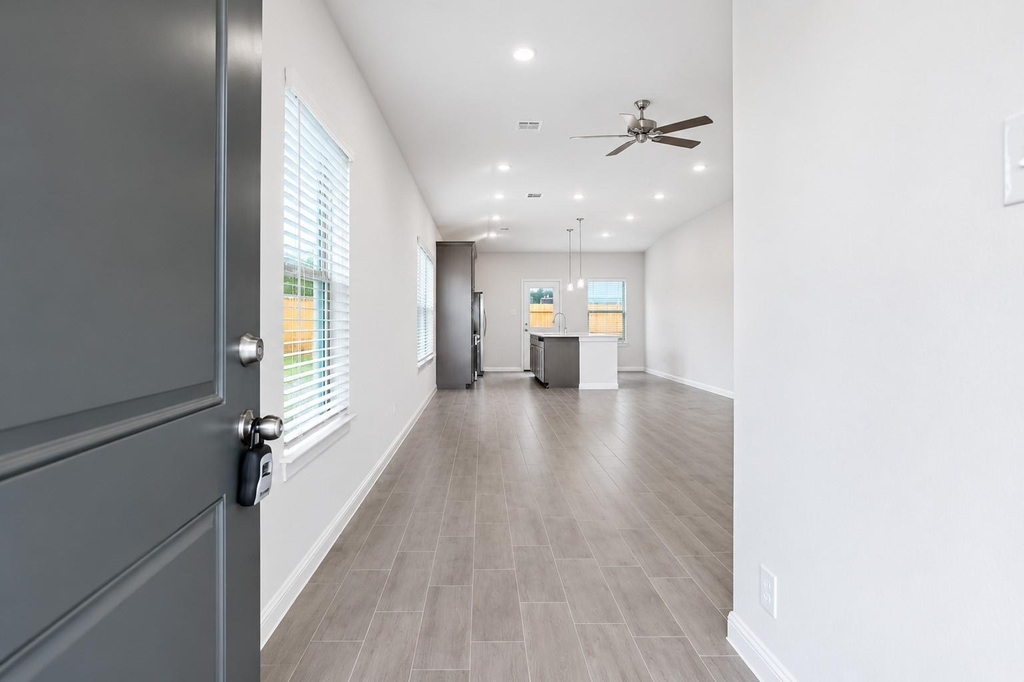 8018 Fijian Cypress Drive - Photo 4