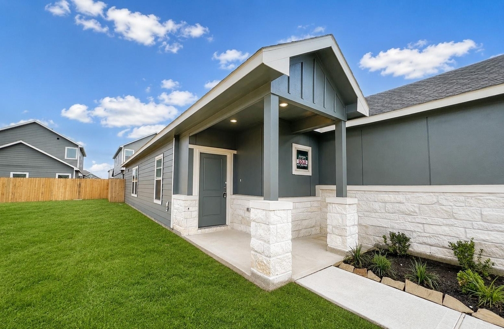 8018 Fijian Cypress Drive - Photo 2