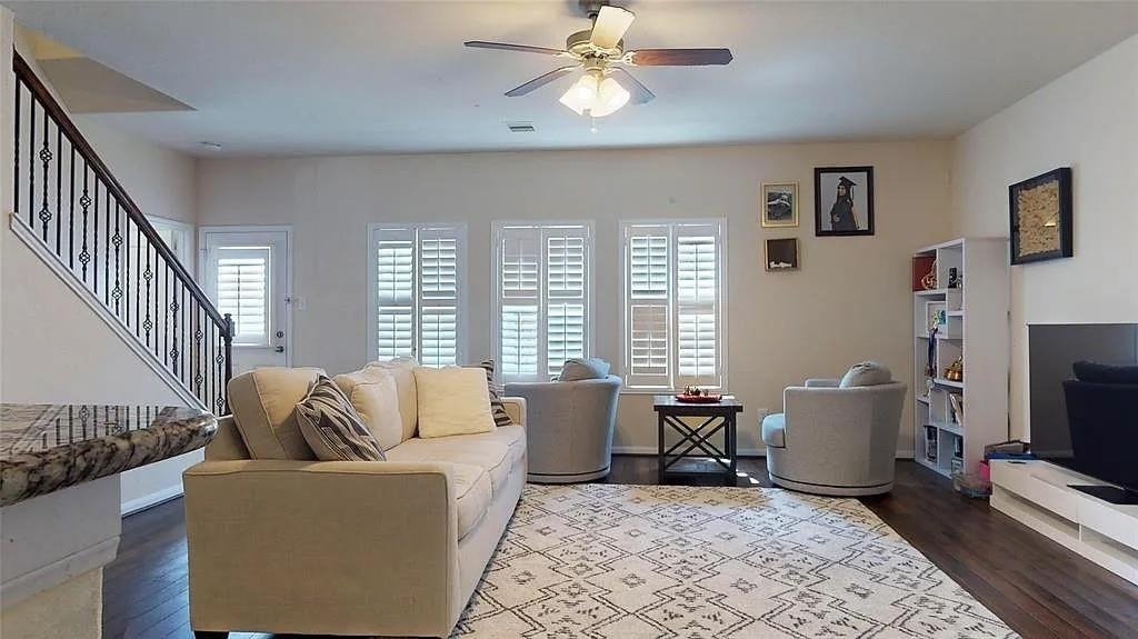 3202 Cabin Wood Way - Photo 3