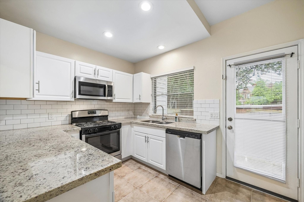 2930 Grants Lake Boulevard - Photo 14