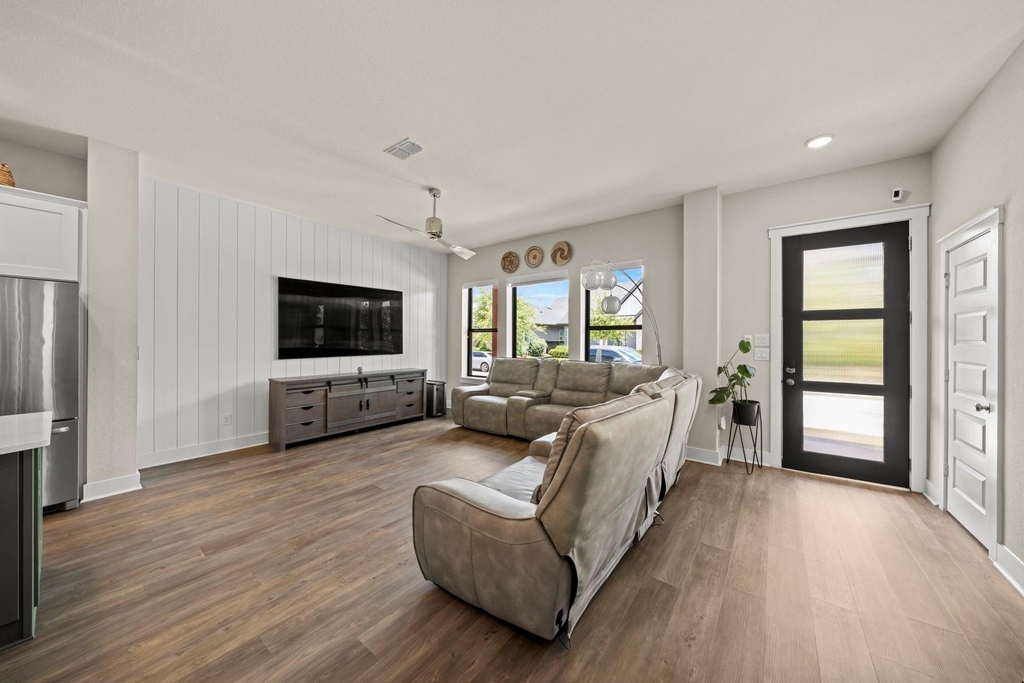 18507 Parkland Square Place - Photo 2