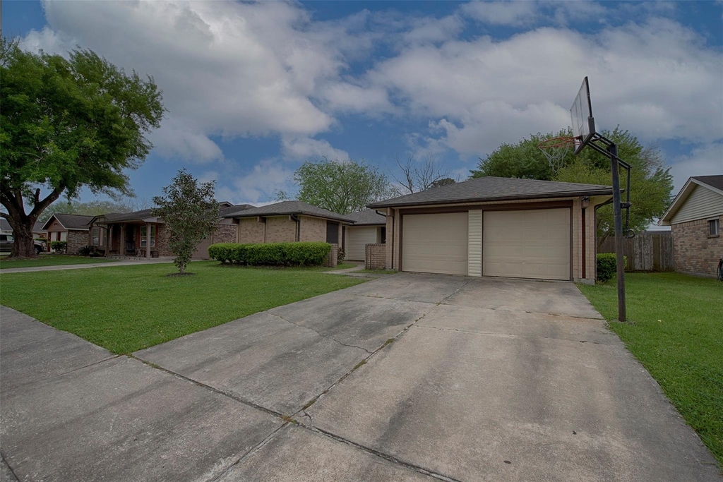 2513 Harpers Ferry Drive - Photo 2