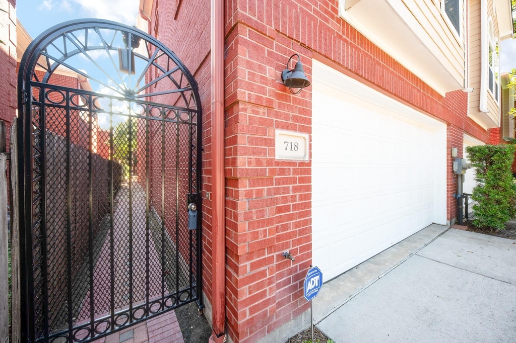 718 Roy Street - Photo 1