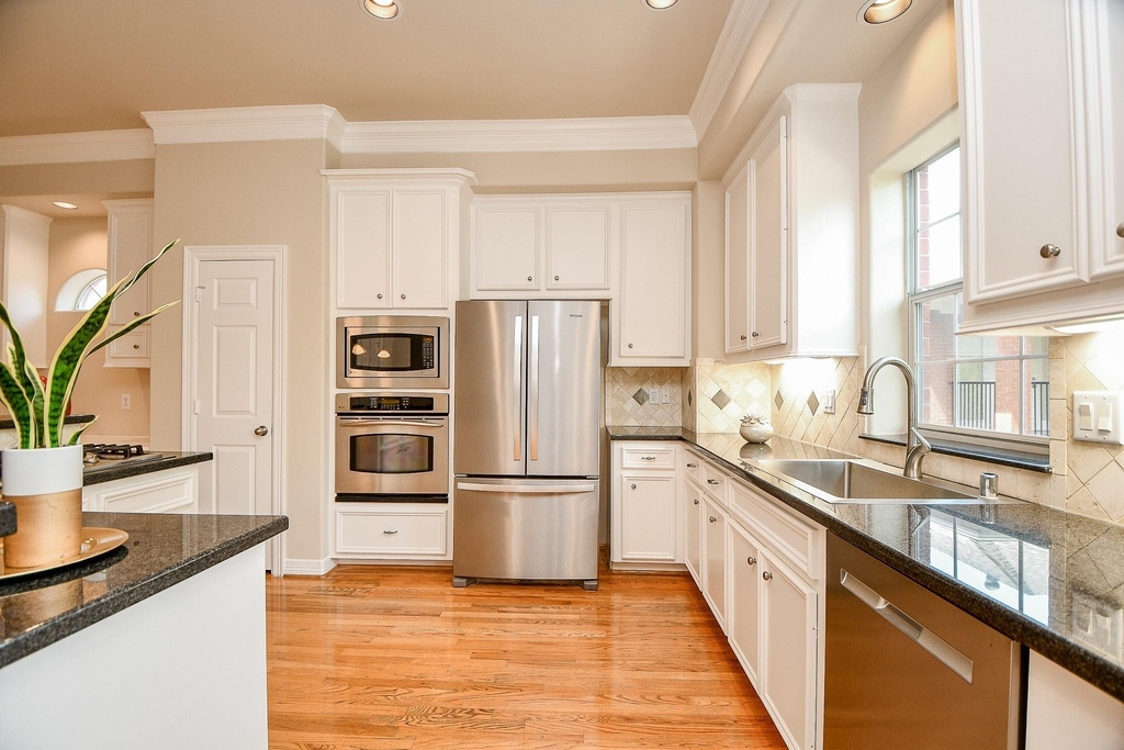 718 Roy Street - Photo 12