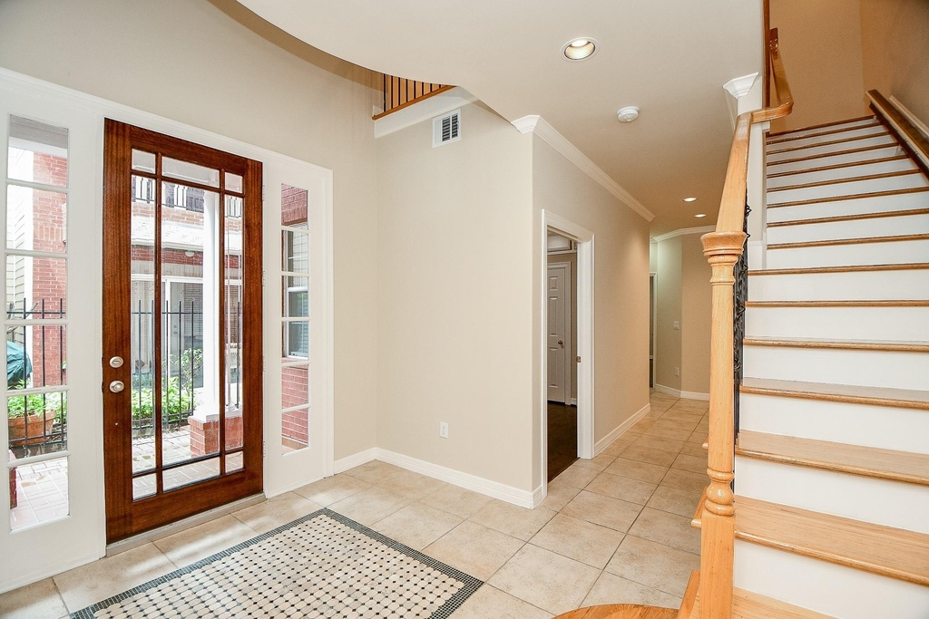 718 Roy Street - Photo 2