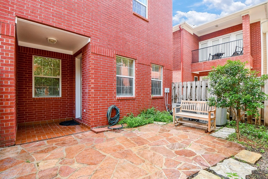 718 Roy Street - Photo 32