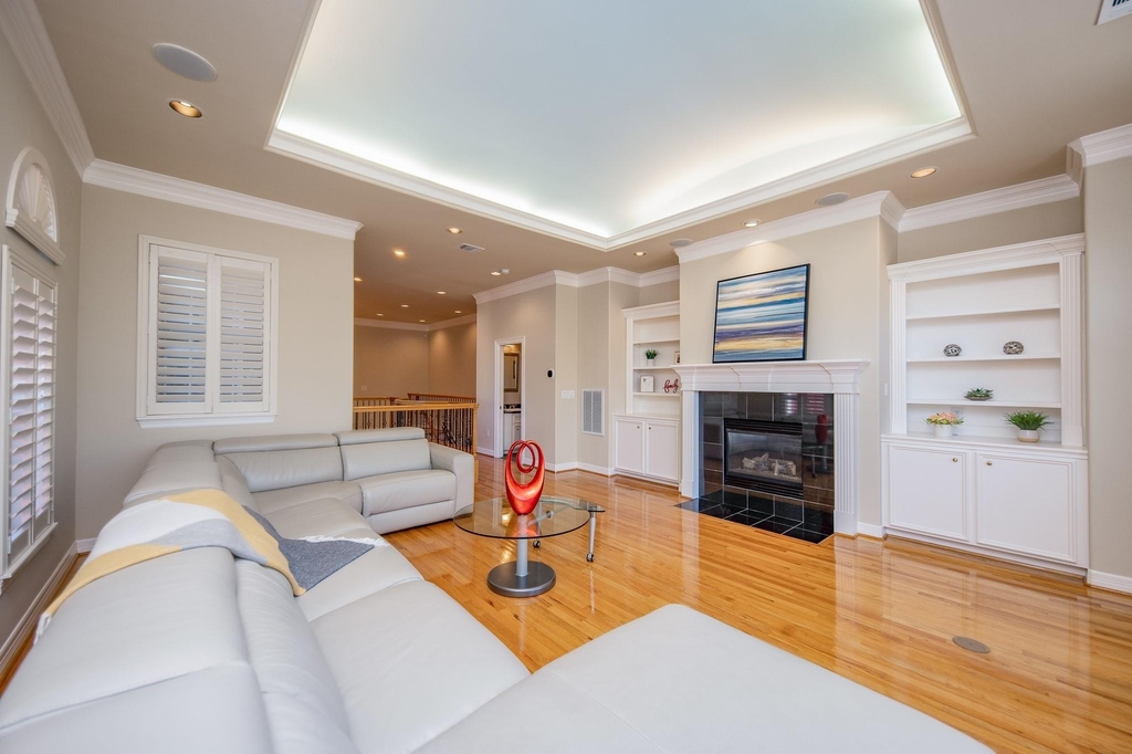 718 Roy Street - Photo 3