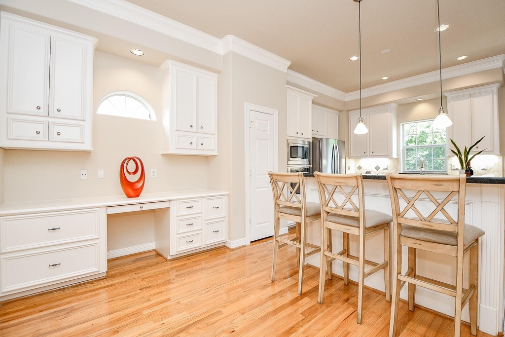 718 Roy Street - Photo 11
