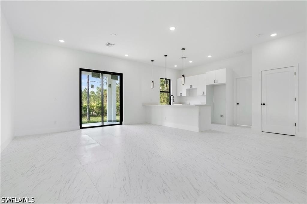 3175 Sunshine Boulevard - Photo 3