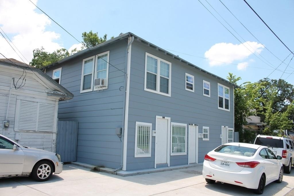 506 Wayside - Photo 0