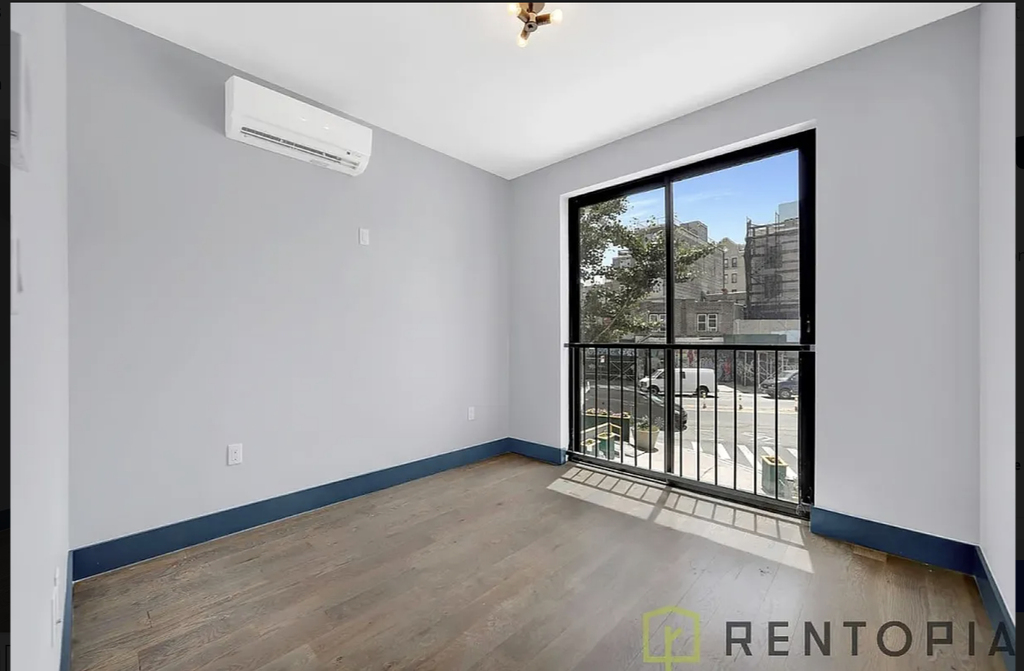 475 Grand Street - Photo 4
