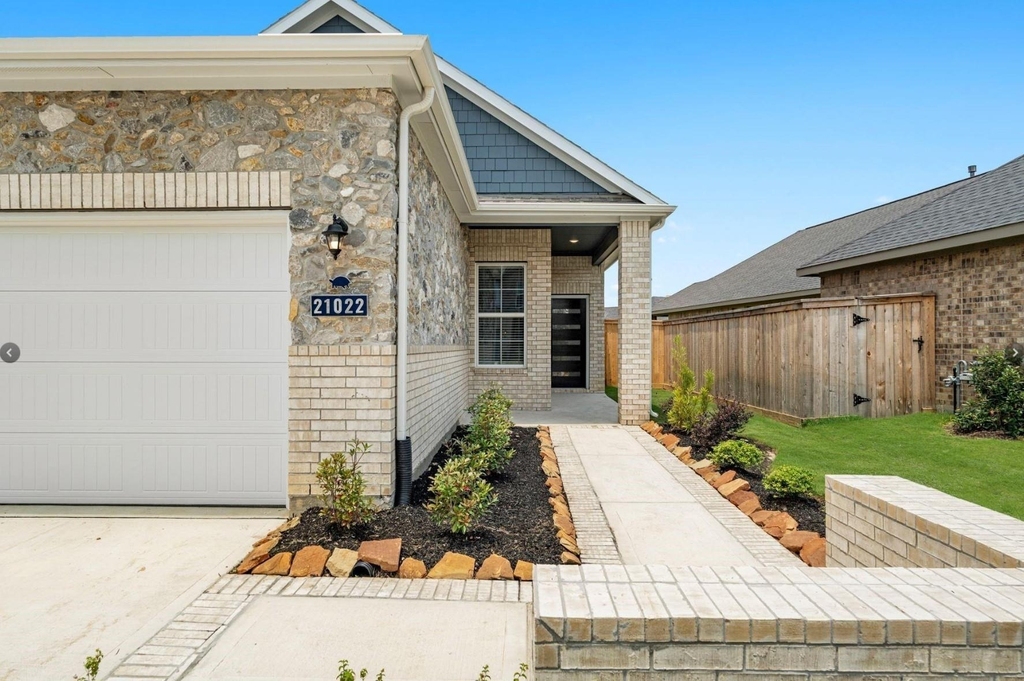 21022 Armstrong County Drive - Photo 4