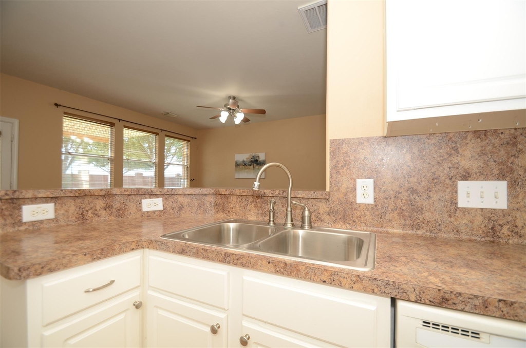 5606 Claybeck Lane - Photo 11