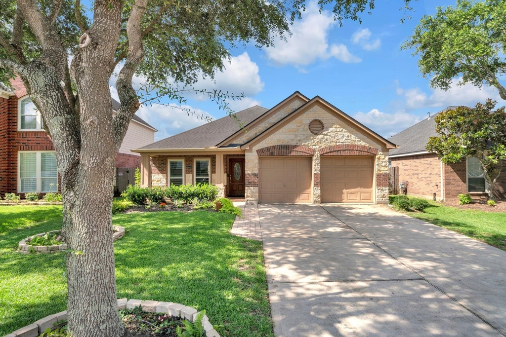 28223 Fantail Drive - Photo 0