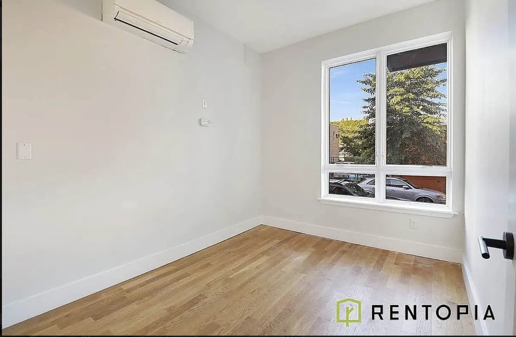 77 Berry Street - Photo 3