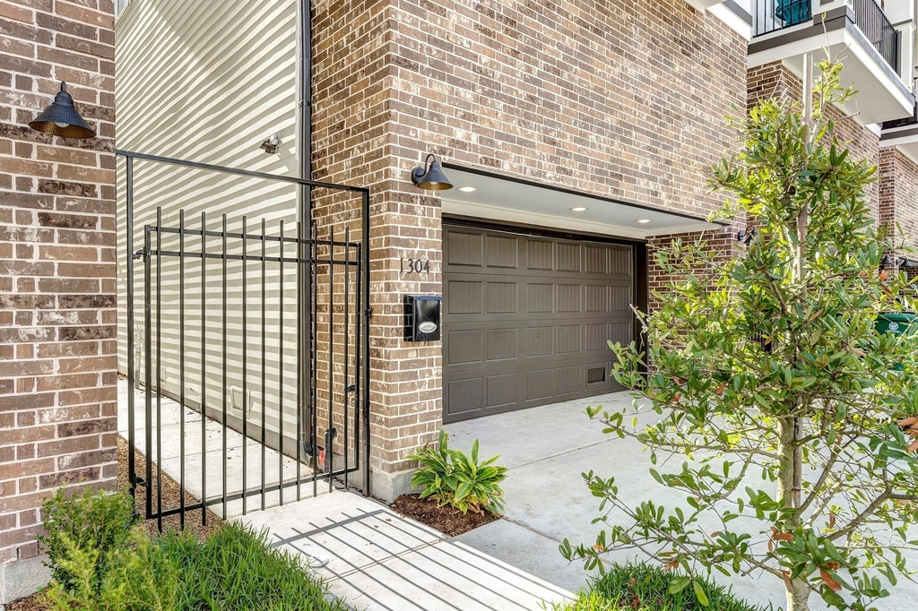 1304 W 23rd Street - Photo 1