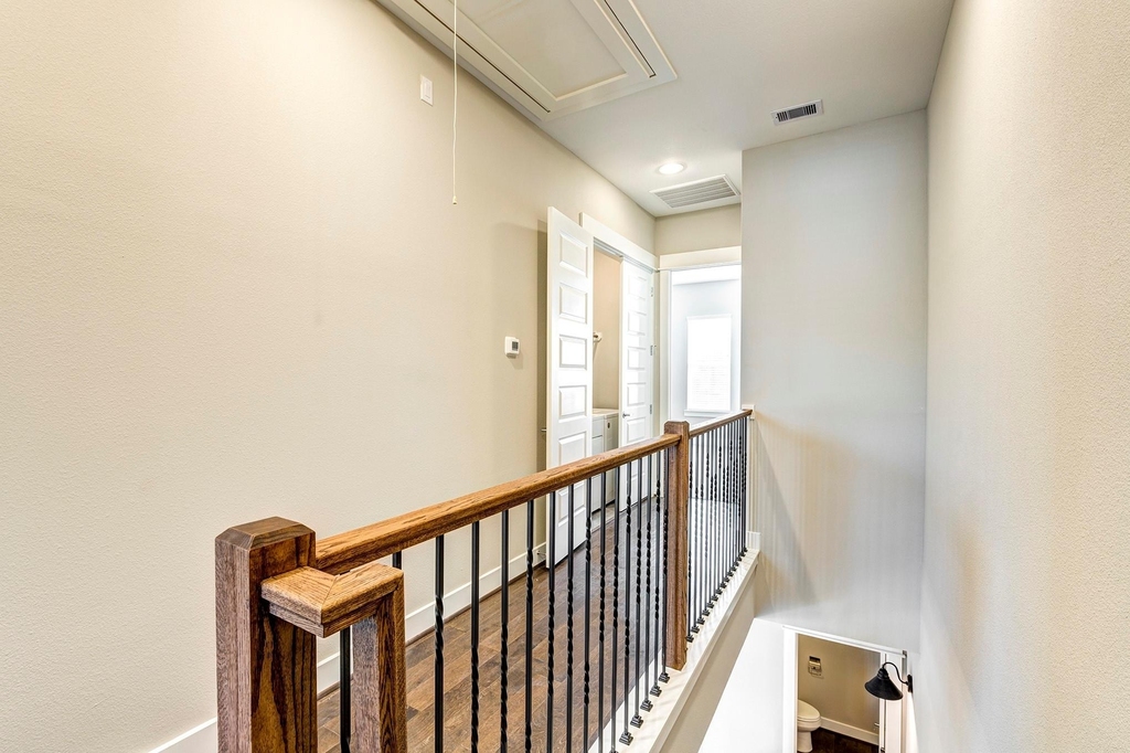 1304 W 23rd Street - Photo 11