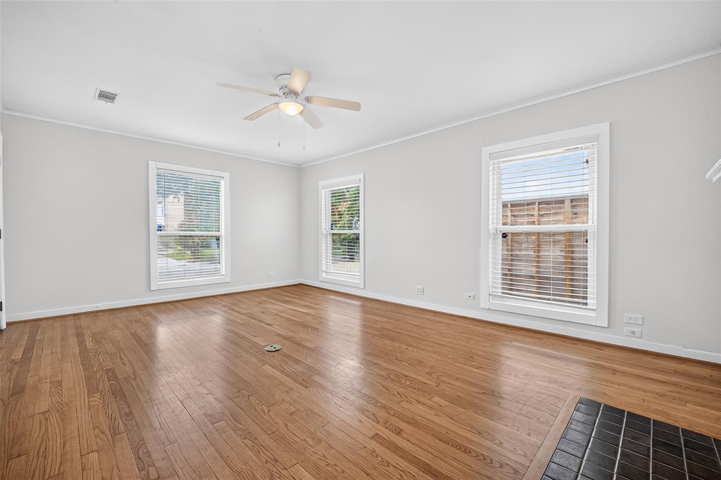 2406 Southgate Boulevard - Photo 5