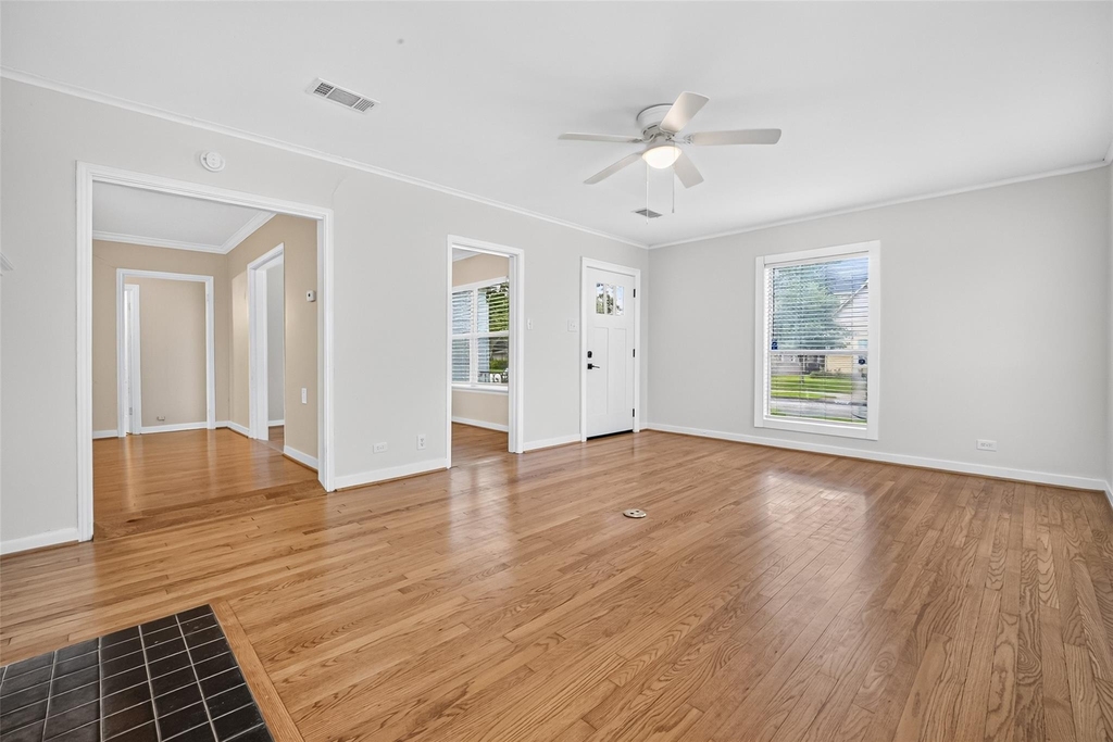 2406 Southgate Boulevard - Photo 4