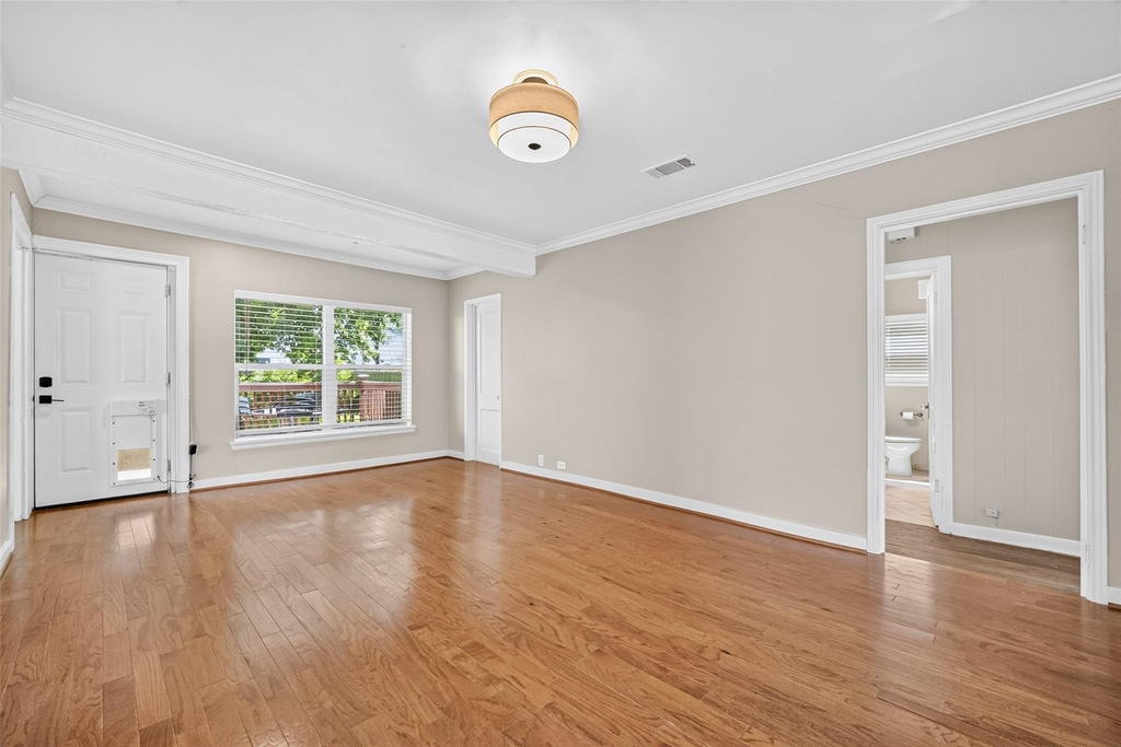 2406 Southgate Boulevard - Photo 7