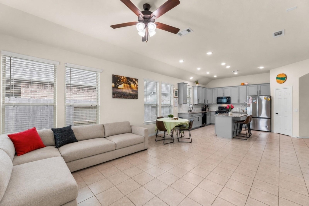 11410 Cypress Elm Court - Photo 10