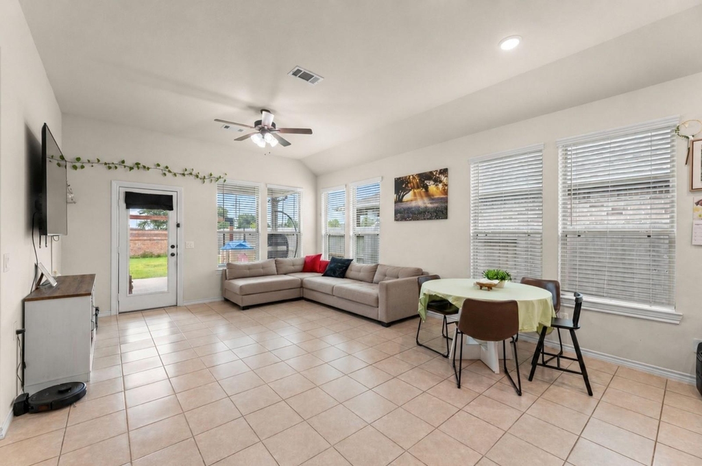 11410 Cypress Elm Court - Photo 9