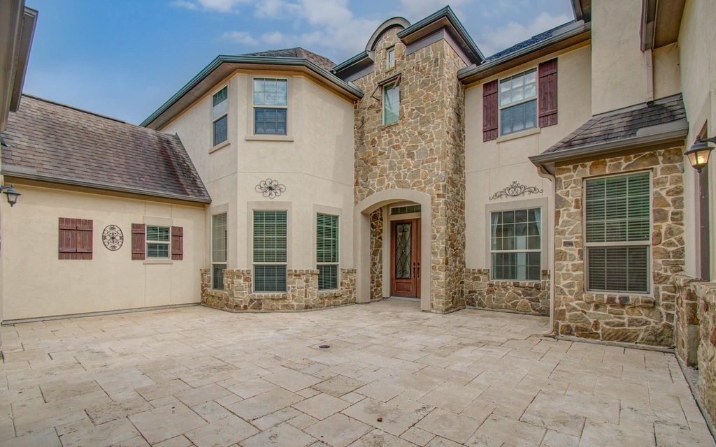 5711 Avon Landing Lane - Photo 2