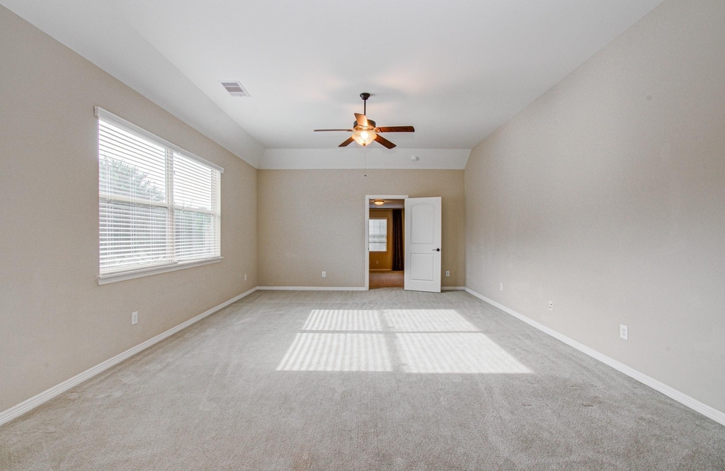 5711 Avon Landing Lane - Photo 37