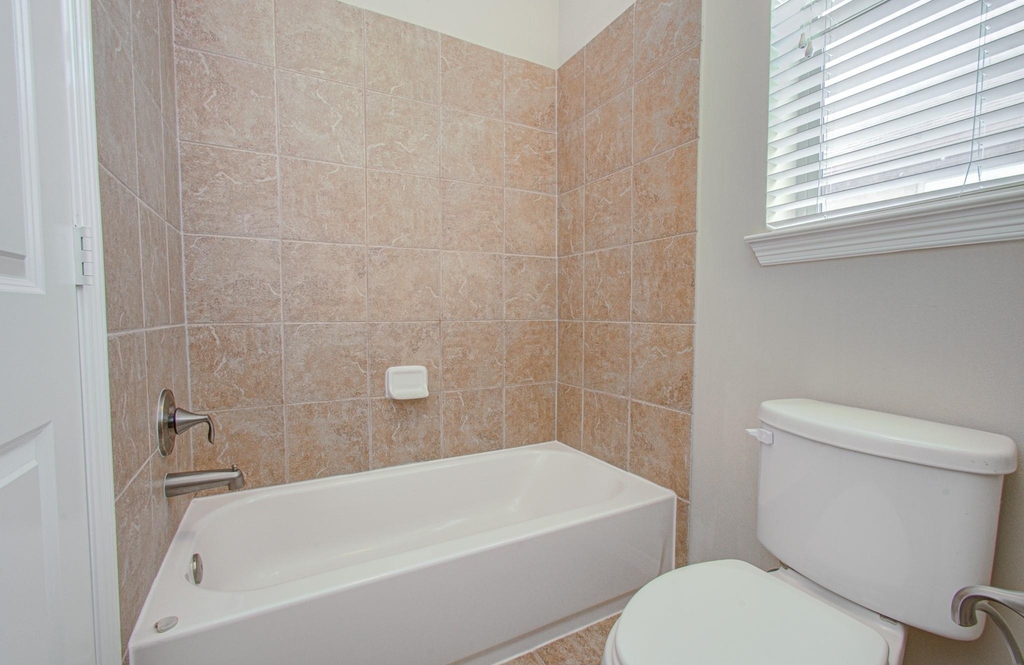 5711 Avon Landing Lane - Photo 32