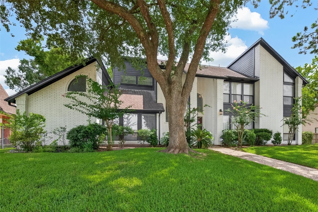 15714 Sylvan Lake Drive - Photo 2