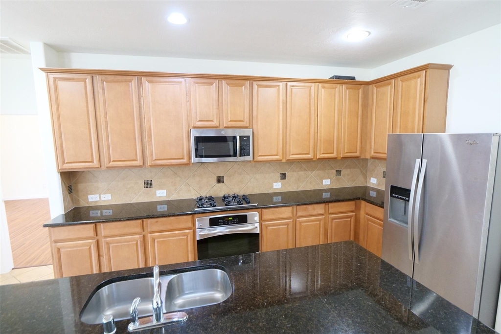 6119 Lakenshire Falls Lane - Photo 13