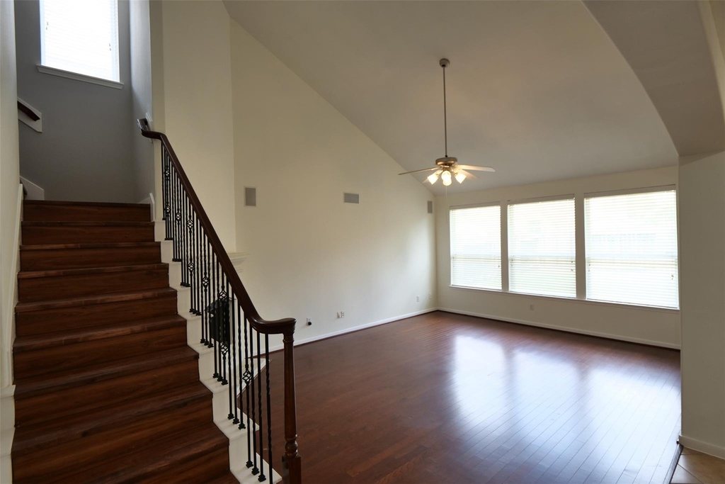 6119 Lakenshire Falls Lane - Photo 7