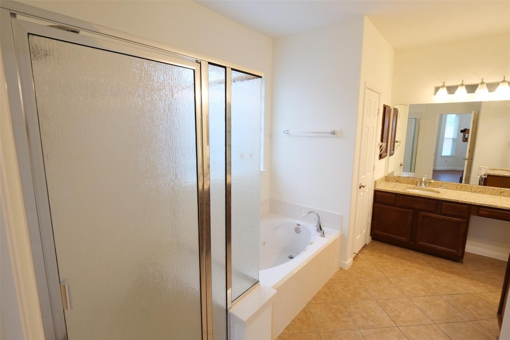 6119 Lakenshire Falls Lane - Photo 17