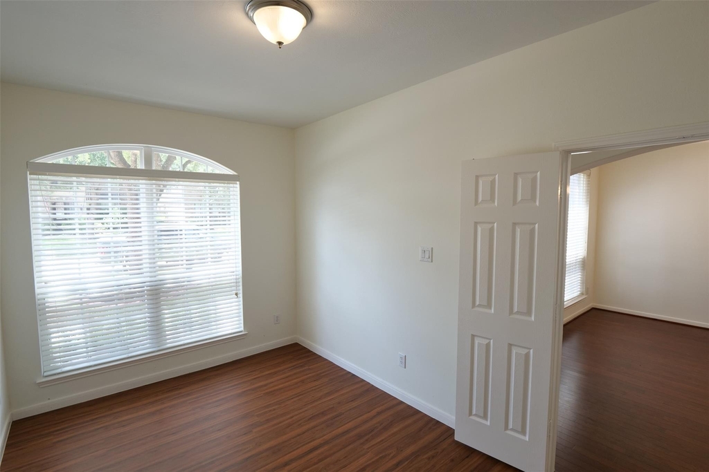 6119 Lakenshire Falls Lane - Photo 6