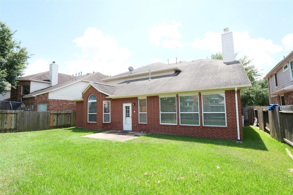 6119 Lakenshire Falls Lane - Photo 33