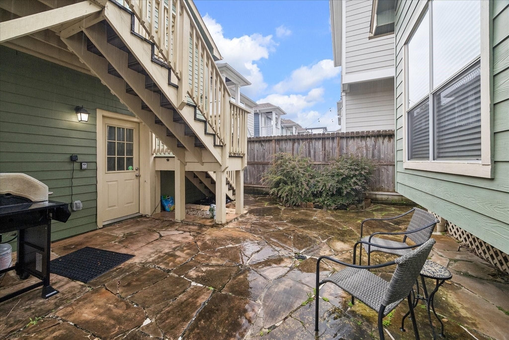 427 W 24th Street - Photo 6