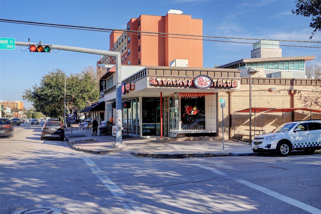 427 W 24th Street - Photo 11