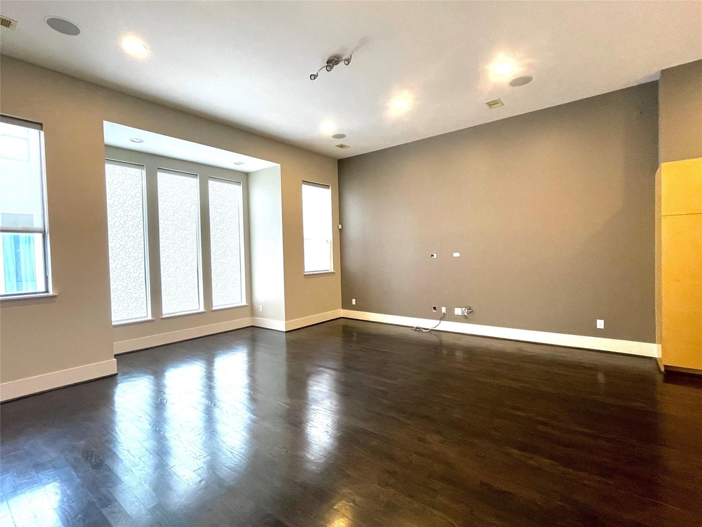 954 Patterson Street - Photo 9
