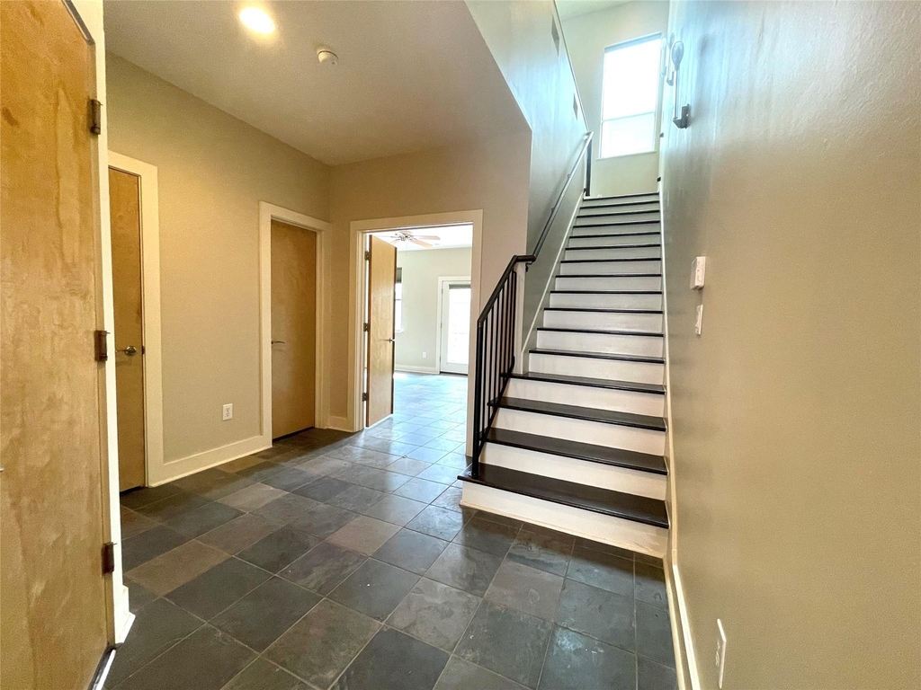 954 Patterson Street - Photo 3