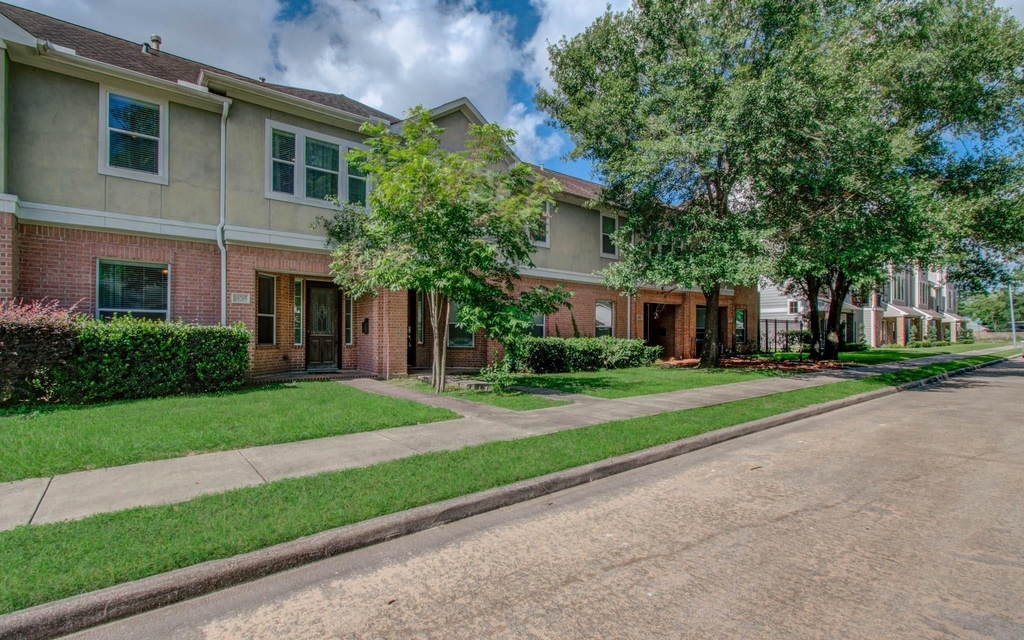 10205 Brooktree Drive - Photo 1