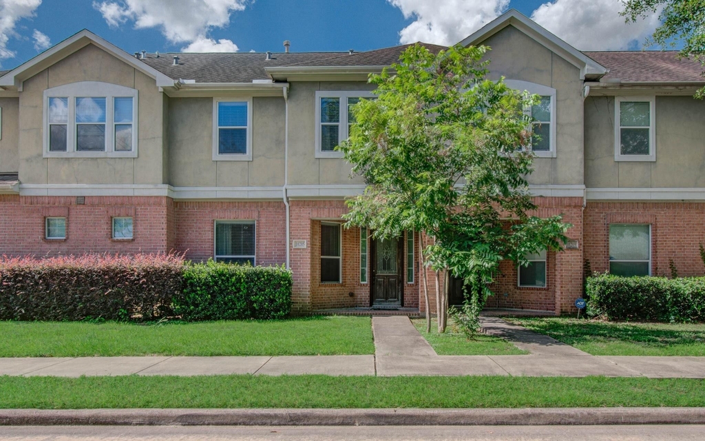 10205 Brooktree Drive - Photo 0