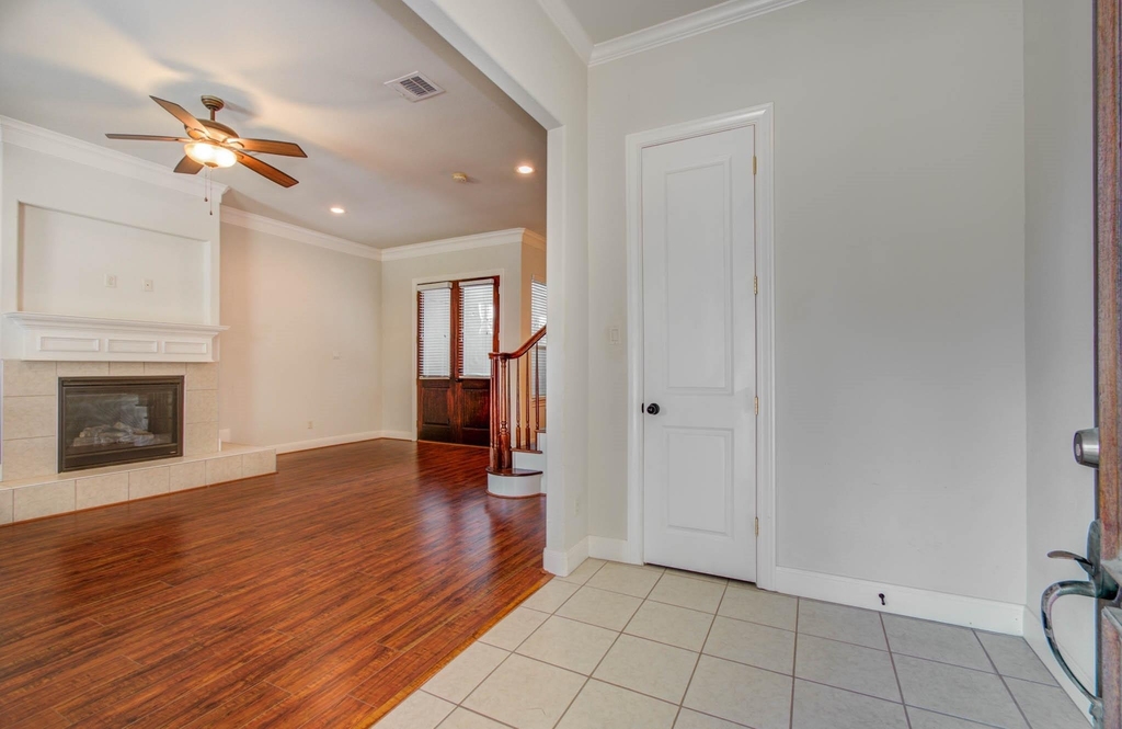 10205 Brooktree Drive - Photo 4