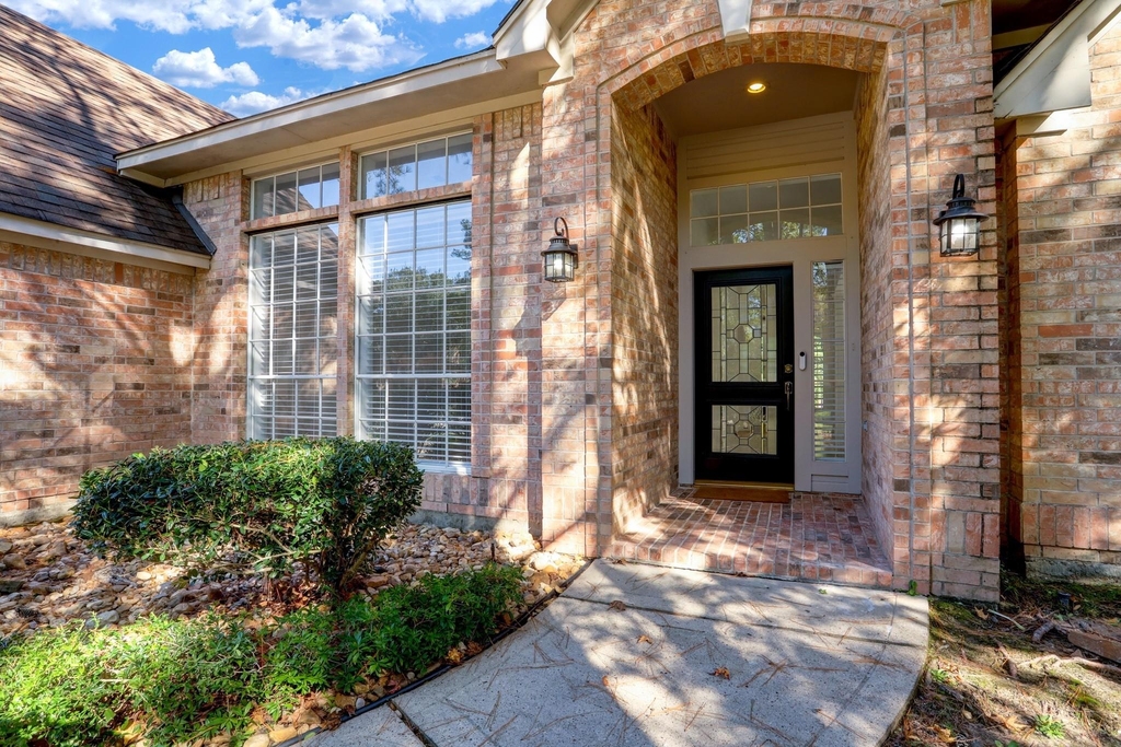 138 Summer Storm Place - Photo 1