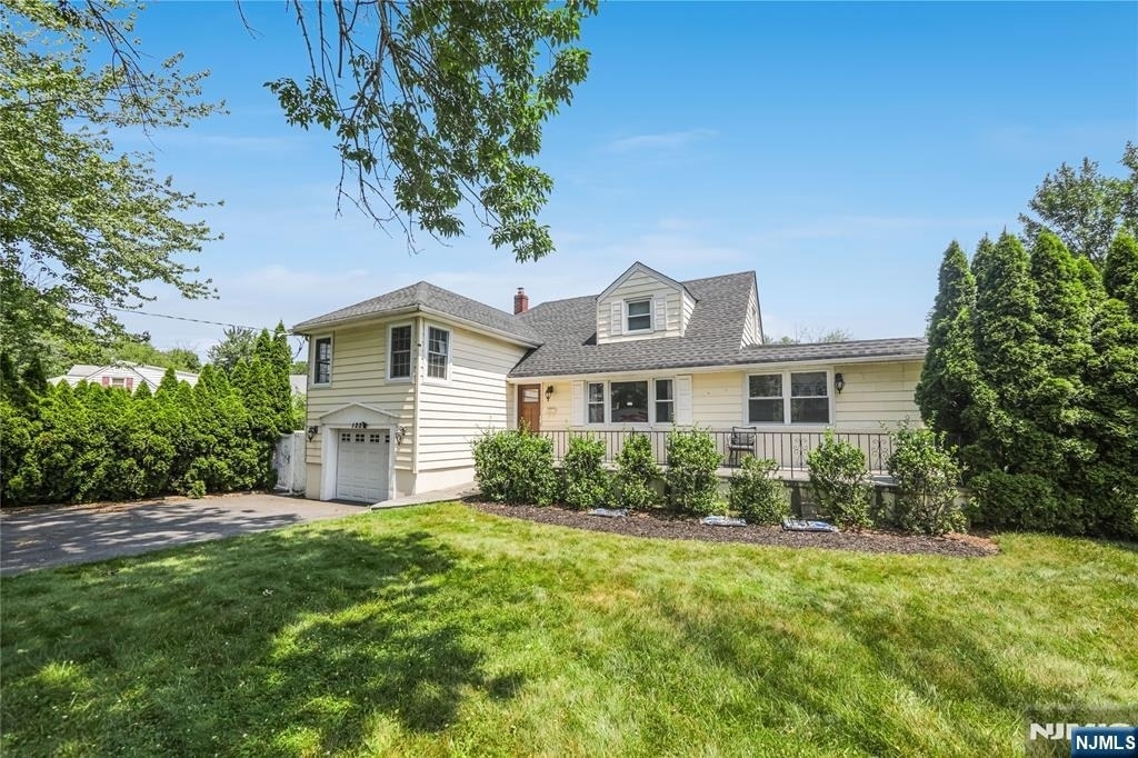 122 Village Circle West - Photo 22