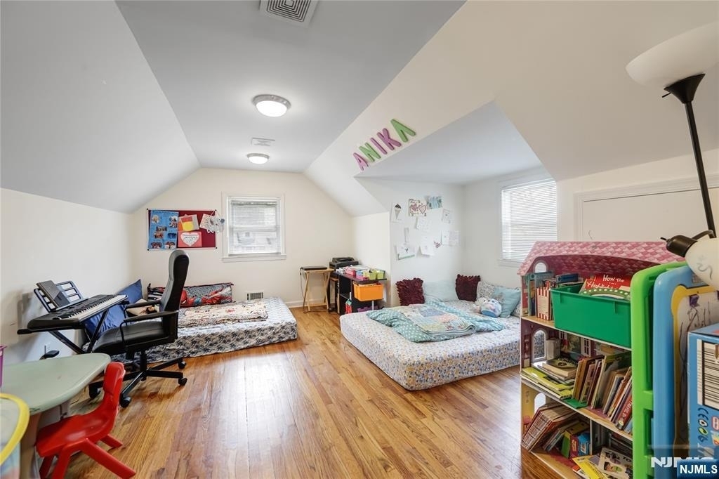 122 Village Circle West - Photo 11