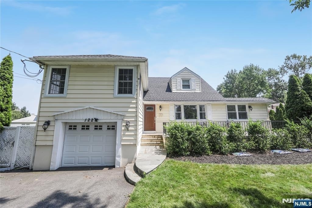 122 Village Circle West - Photo 18