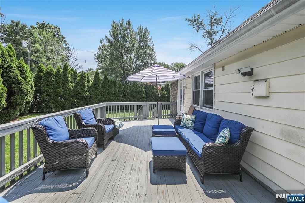 122 Village Circle West - Photo 16