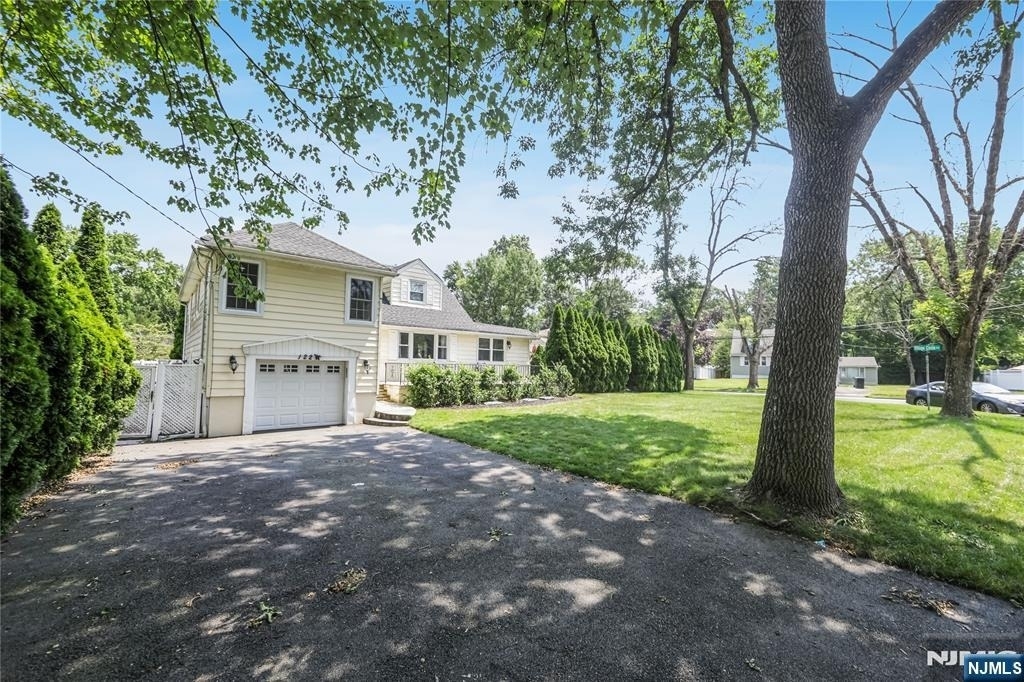 122 Village Circle West - Photo 17