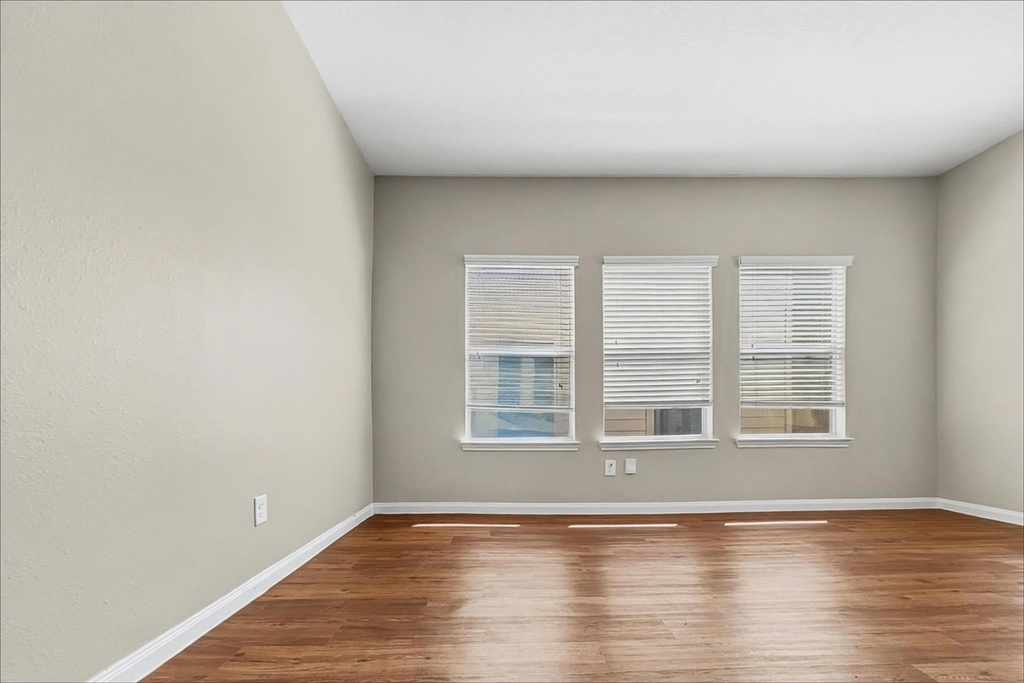 2606 Bammelwood Drive - Photo 4