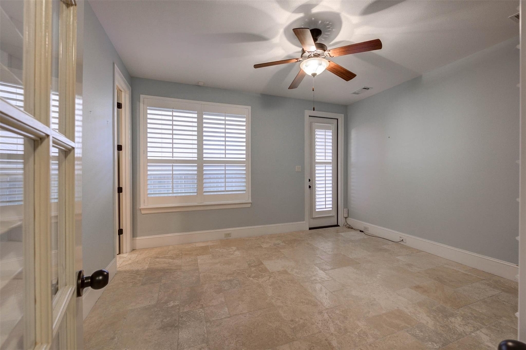1809 W 24th Street - Photo 4